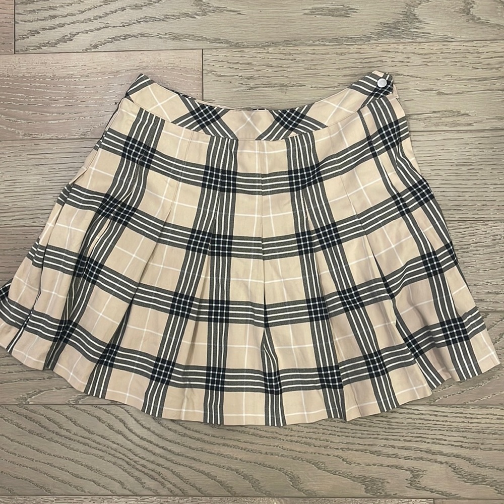 Beige and Black Pleated Skirt Size M